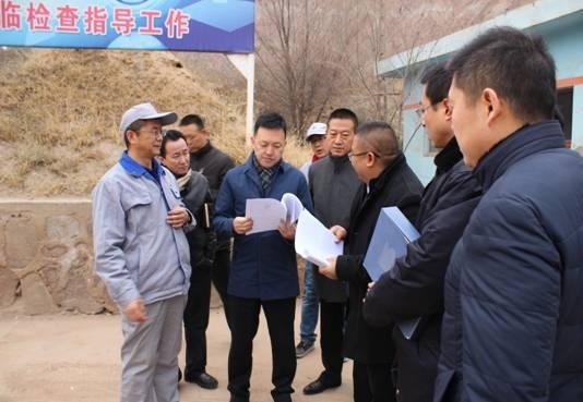 ���������г�Ф��Ѳ����ˮ�Ӻӵ�