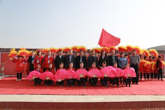 ��׼��ƶ�ٷ�չ �Ļ�����ů����